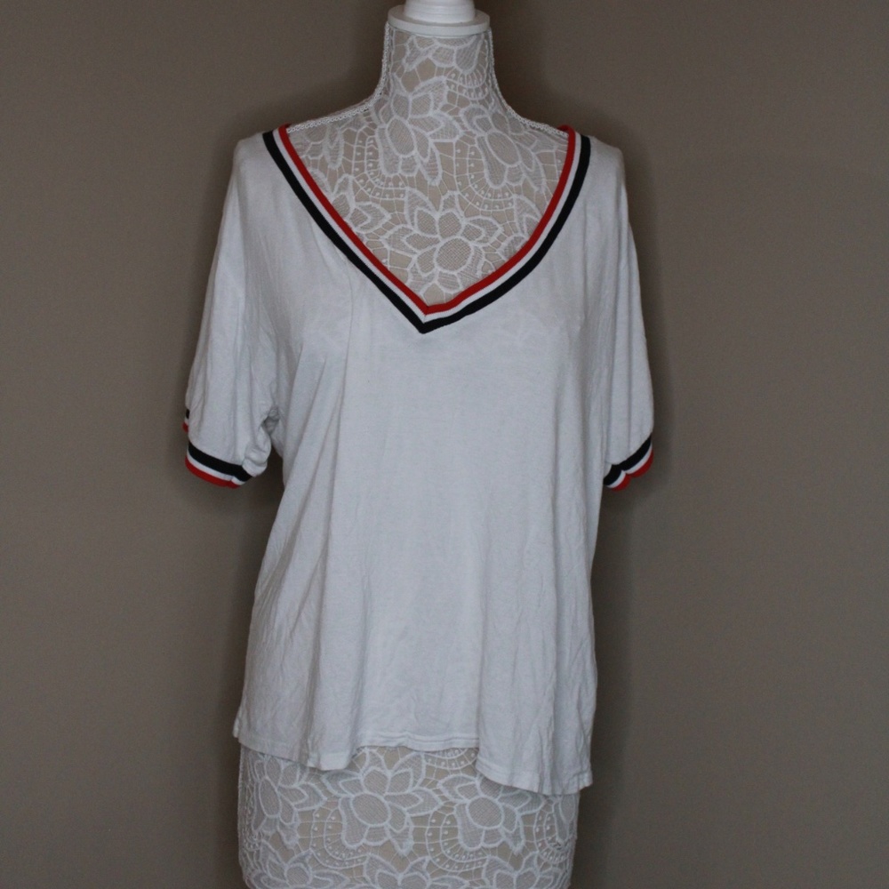 Boohoo V-Neck Tee